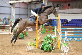 Tony Pearson takes the top spot in the SEIB Winter Novice Qualifier at Bury Farm Equestrian Centre